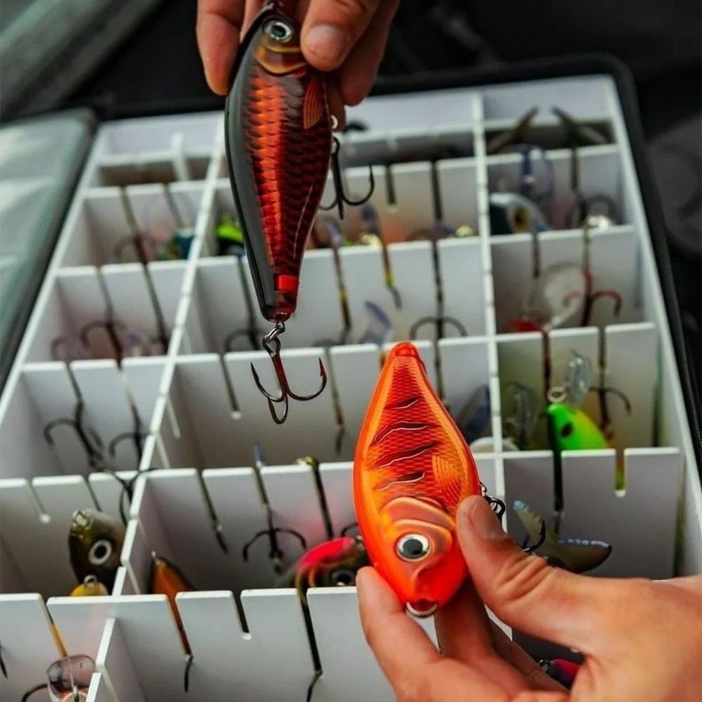 LakeWood Medium Tackle Box 80 Lures